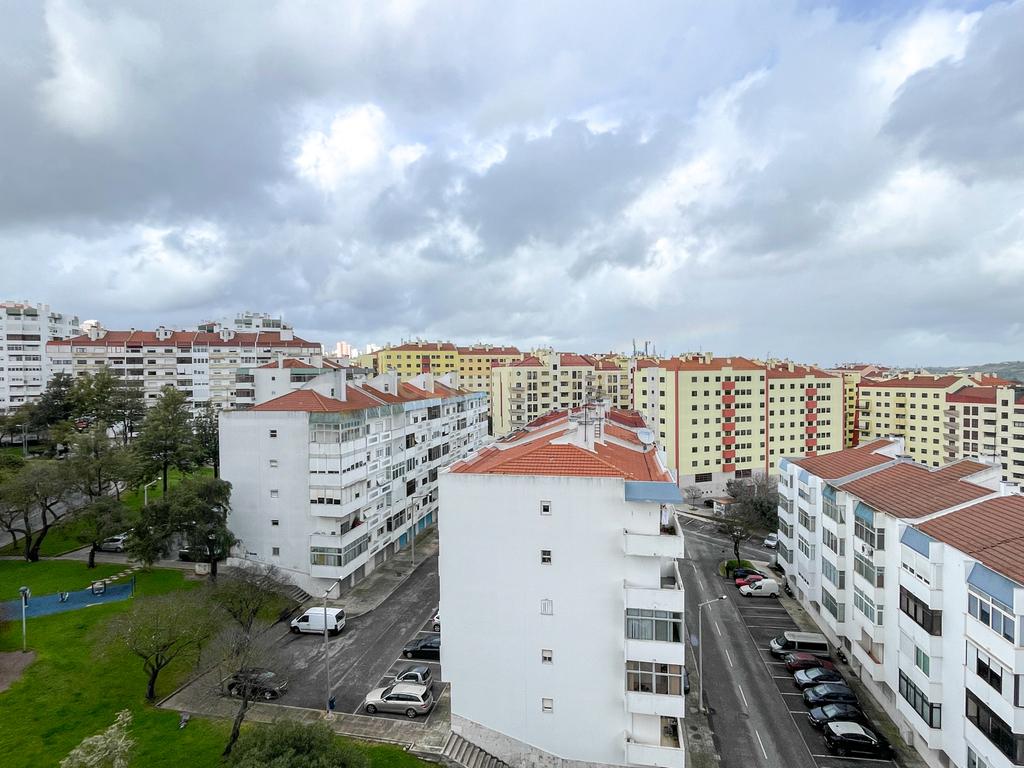 Apartamento T3 - Casal do Chapim - Odivelas - Garagem - Arrecadação - Image 26